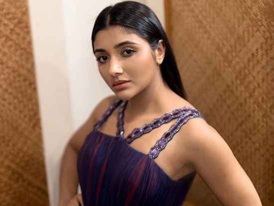 Mesmerising Looks Of Mirnaa In Blue